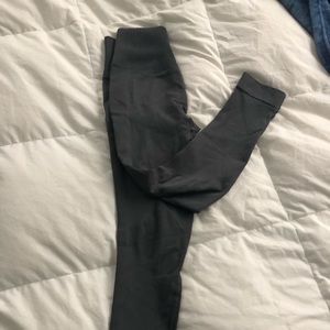 Lululemon grey cropped leggings, worn once